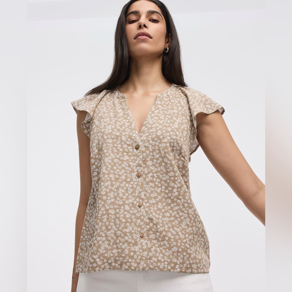 NWT - Reitmans flutter sleeve top - size small